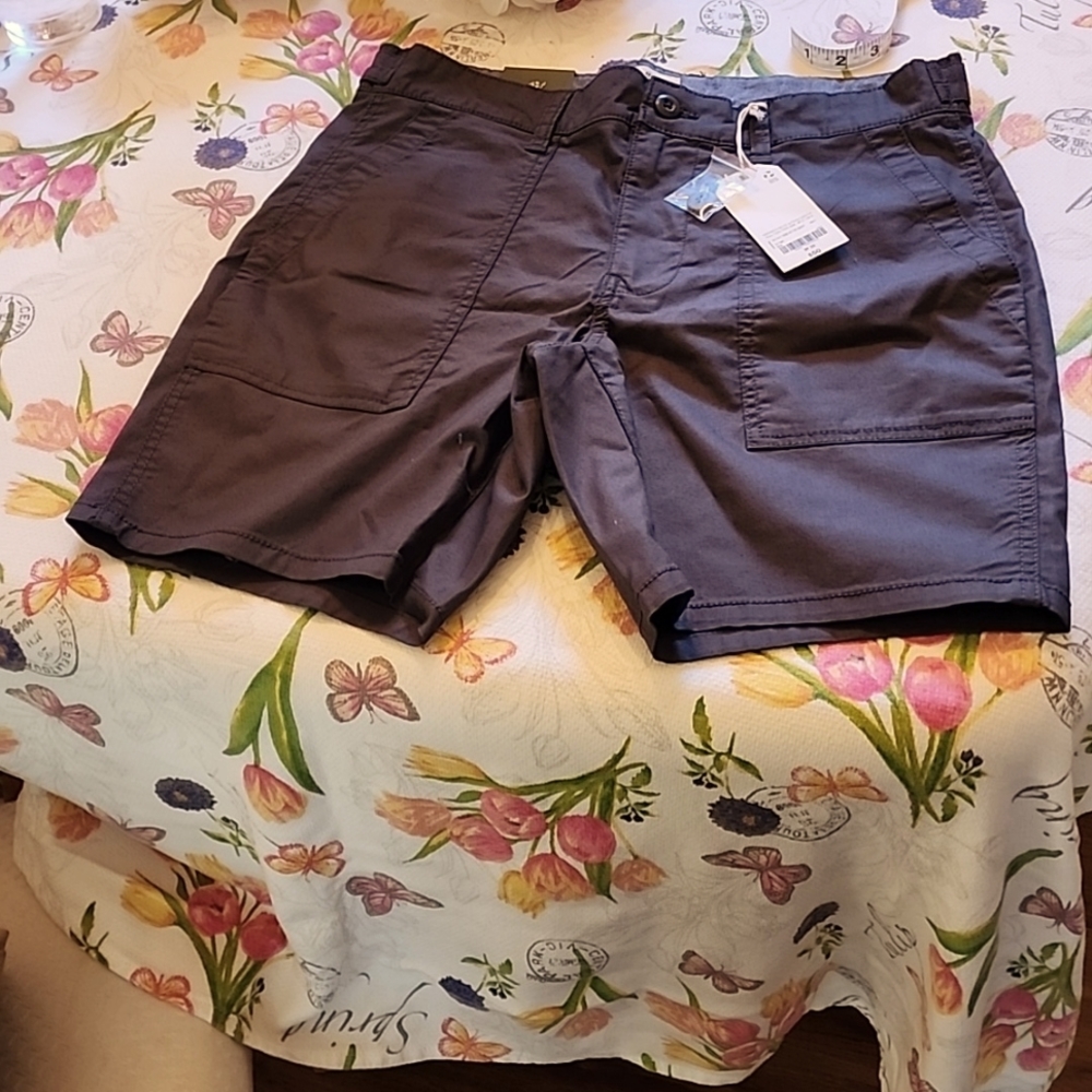NWT  Men's MUTUAL WEAVE THE CAMP SHORT